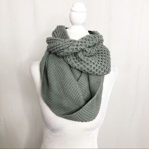 NEW Modena Loop Scarf, Gray